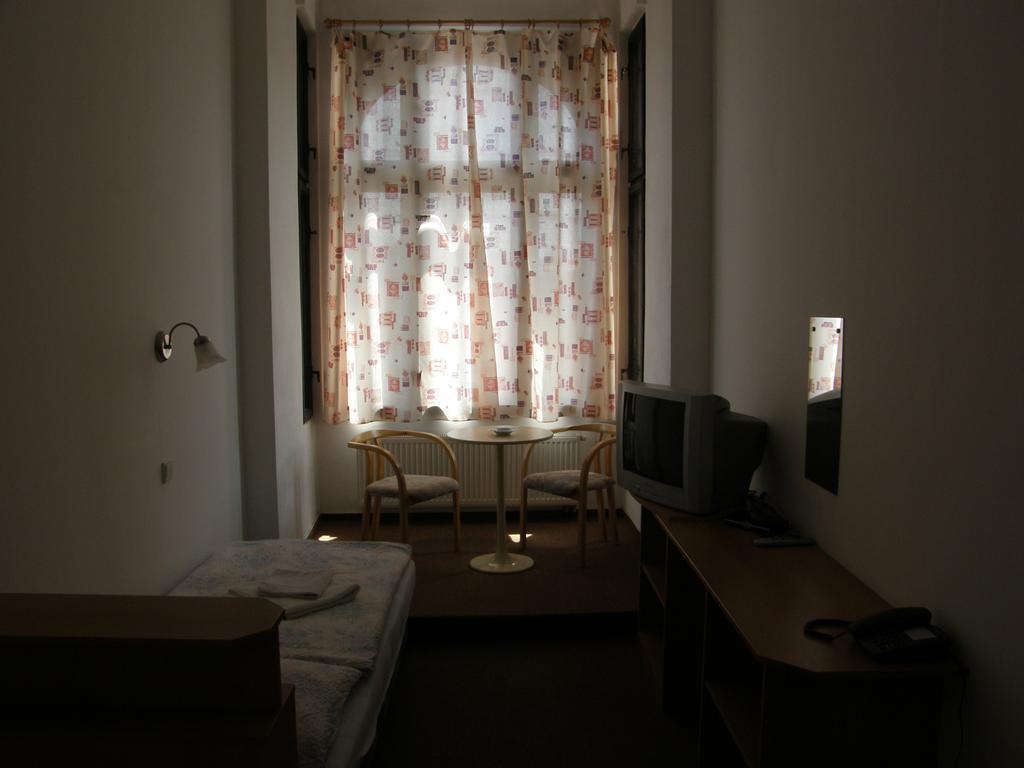 Hotel Filip Ceske Budejovice Exterior photo